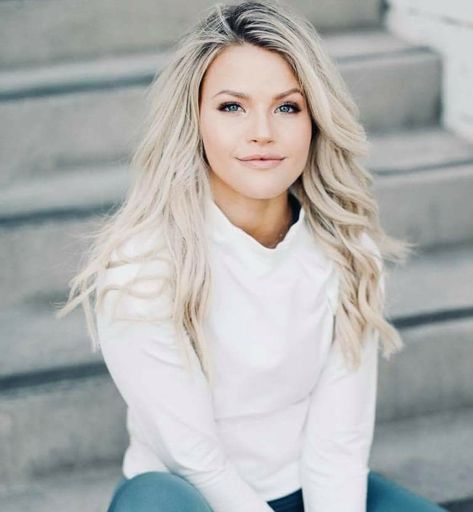 Witney Carson Whitney Carson Hair, Whitney Carson, Dancing With The Stars Pros, Lindsay Arnold, Witney Carson, Hair Company, Dance Style, Can We Talk, Boring Hair