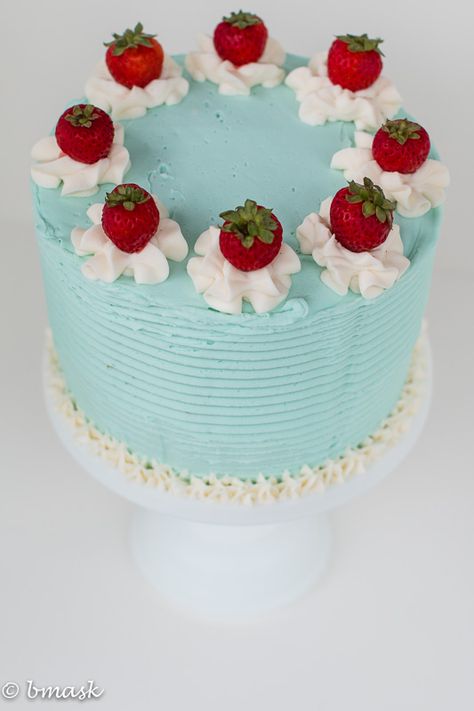 Blue Strawberry Cake, Strawberry Blueberry Cake, Strawberry Coconut Cake, Strawberry Birthday Cake, Blue Birthday Cakes, Blue Frosting, Ocean Cakes, Blue Icing, Blue Strawberry