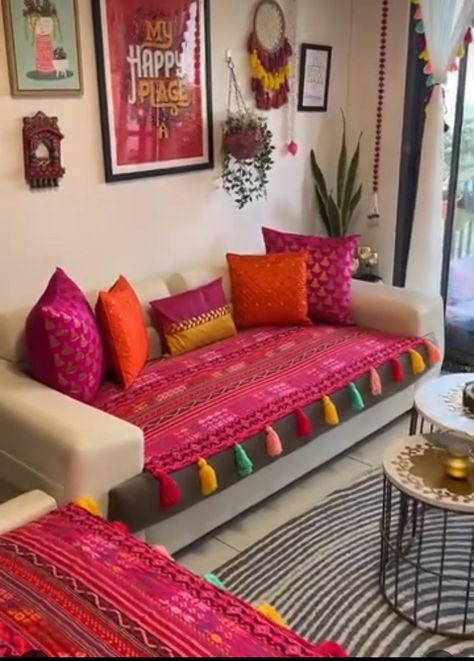 Indian Small Living Room Ideas, Indian Small Apartment Interiors, Architect Ideas, Seating Room, Rental Home Decor, Colorful Room Decor, Indian Room Decor, Cushion Designs, Cool Room Designs