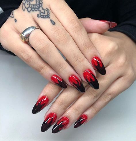 Harley Quinn Nails Acrylic, Harley Quinn Nails Designs, Harley Quinn Nails, Joker Nails, Halloween Mail, Wanna Recreate, Nice Pic, Short Acrylic Nails Designs, Prom Nails