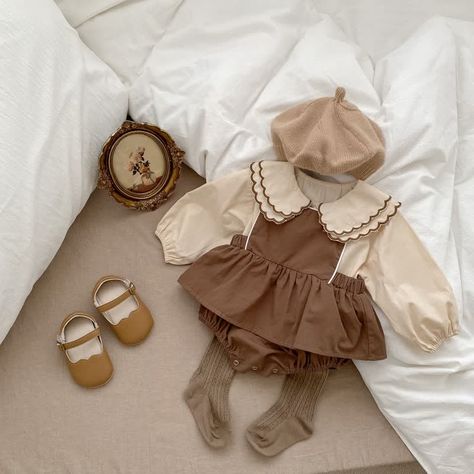 Cute Baby Outfits Girl, Baby Autumn Outfits, Aesthetic Baby Clothes, Baby Clothes Aesthetic, Luxury Baby Clothes, Girls In Suspenders, Stylish Baby Girls, Baby Mode, Princess Girl