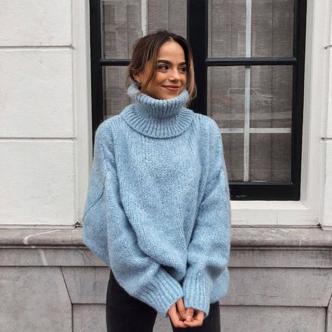 Blue Sweater Outfit, Turtleneck Sweater Outfit, Sweaters Blue, Blue Turtleneck, Turtleneck Outfit, Turtleneck Style, Thick Sweater, Ladies Turtleneck Sweaters, Mode Ootd