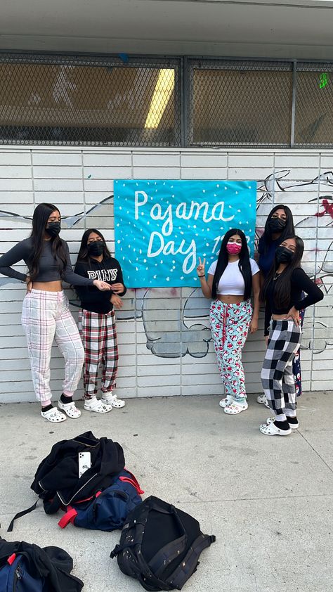 90s Pajama Party Outfit, Cute Pajama Day Outfits For School, Pajama Spirit Day, Pajama Day Outfits Spirit Week, Pj Day Spirit Week Outfits, Pajama Day Spirit Week, Pajama Party Outfit Ideas, Pajama Party Outfit, Pajama Day At School