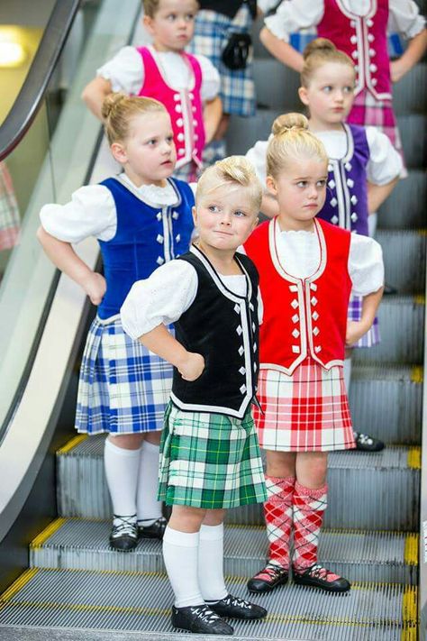 Mini Kilts Highland Dance Outfits, Traditional Irish Clothing, Scottish Country Dancing, Folkloric Dress, Scottish Highland Dance, Edinburgh Military Tattoo, Military Tattoo, Highland Dancing, Irish Clothing