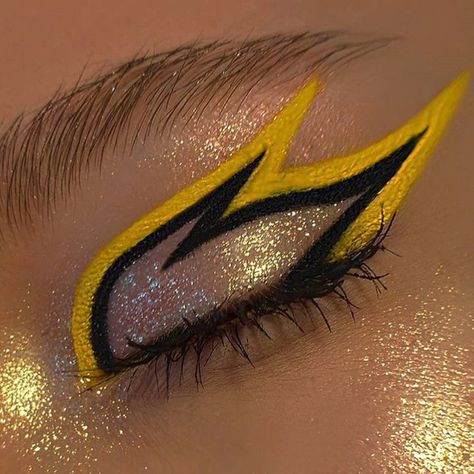 Fire Eye Makeup, Haloween Mackup Ideas, Mackup Ideas, Mack Up, Fire Eyes, Eye Pigments, Grunge Makeup, The Flame, On My Mind