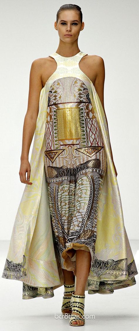 Mary Katrantzou  Spring Summer 2013 Collection Street Styl, Pattern Clothes, Egiptul Antic, Egyptian Fashion, Wonderful Tonight, Egypt Fashion, London Fashion Weeks, Mode Costume, Afrikaanse Mode