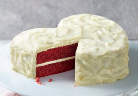 Heart Shaped Red Velvet Cake, Heart Red Velvet Cake, Extravagant Wedding Cakes, Heart Wedding Cakes, Chocolate Cream Cheese Frosting, Red Velvet Cake Recipe, Valentines Baking, Heart Cakes, Red Cake