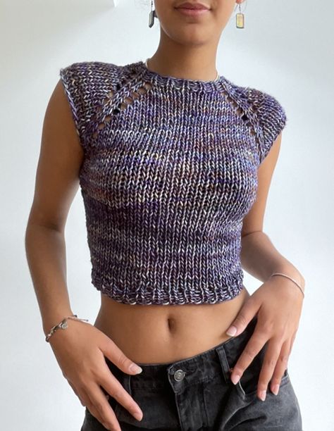 Berlin baby tee knitting pattern - Madebyrosh's Ko-fi Shop Knitting Eyelet Pattern, Knit Shirt Pattern, Tee Knitting Pattern, Knitted Stuff, Knit Top Patterns, Slides Google, Tees Pattern, Baby T Shirts, Google Sheets