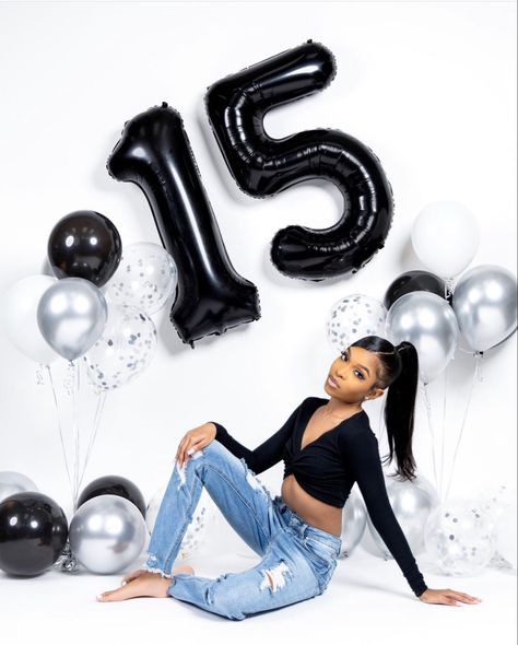 Photoshoot Ideas For 15 Birthday, Birthday Outfits For 15th Birthday, Black And Silver Birthday Photoshoot, Photoshots Idea Studio Birthday, Birthday Photoshoot 15, 15 Birthday Photoshoot, Birthday Photo Shoot Poses, Birthday Simple Photoshoot Ideas, 15 Birthday Photoshoot Ideas