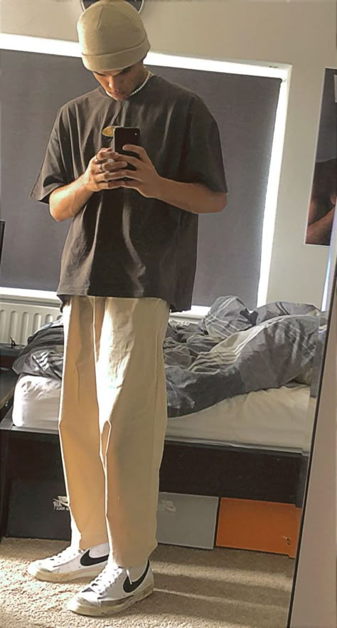 Mens Neutral Outfit, Summer Outfits Men Streetwear Street Fashion, Brown Tshirt Outfit, Baggy Clothes Outfit Men, Cream Trousers Outfit, Baggy Outfits Men, Cream Pants Outfit, Baggy Pants Outfit, Brown Pants Outfit