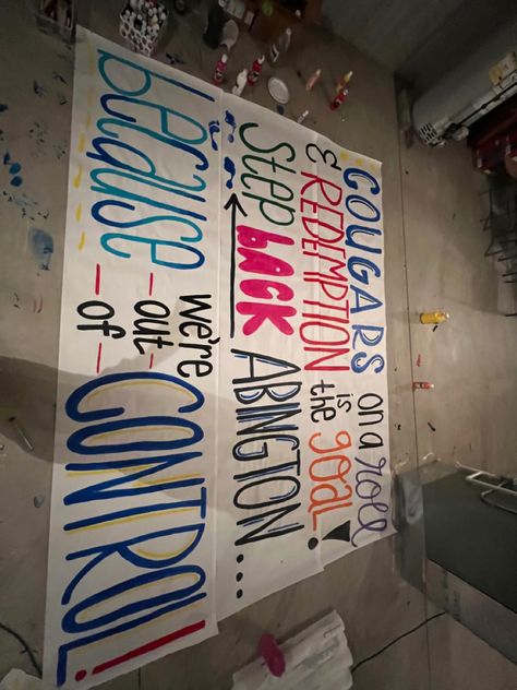 Stuco Posters, Hoco Themes, Run Through Signs, School Spirit Ideas Pep Rally, Cheer Banners, Cheerleading Signs, High School Posters, Spirit Posters, School Spirit Posters