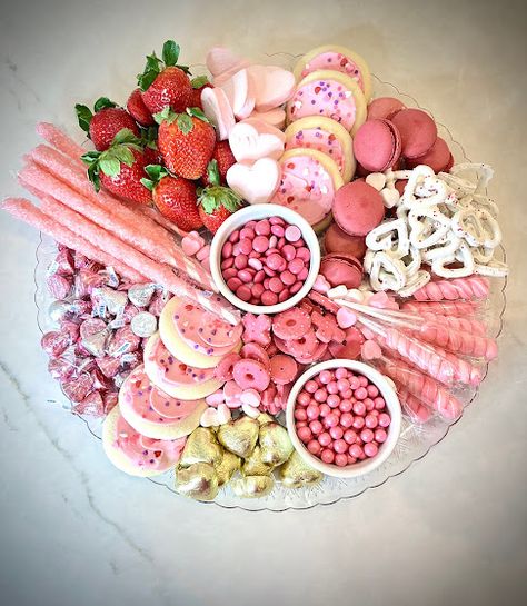 Pink Party Foods, Valentines Party Food, Galentines Day Ideas, Galentines Party, Charcuterie Inspiration, Pink Birthday Party, Valentine Desserts, Sleepover Food, Party Food Platters