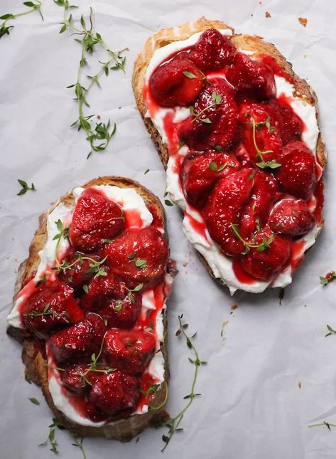 Grilled Breakfast Ideas, Whipped Ricotta Toast, November Recipes, Pasta Bread, Roasted Strawberry, Cake Pizza, Sandwich Lunch, Ricotta Toast, Whipped Ricotta