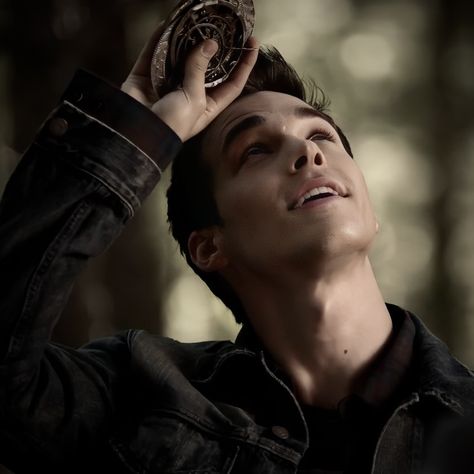 Kai Parker Icons, Tvd Kai, Kai Parker, Chris Wood, Hope Mikaelson, Klaus Mikaelson, Stefan Salvatore, Vampire Diaries The Originals, Damon Salvatore