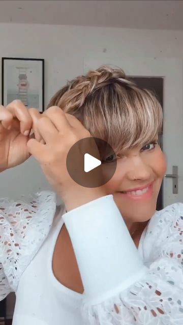 Short Hair Plait Ideas, Braided Hair Ideas For Short Hair, Short Hair Twist, Braided Pixie, Pixiecut Undercut, Short Hair Twist Styles, Top Braid, Plaits Hairstyles, Short Hair Tutorial