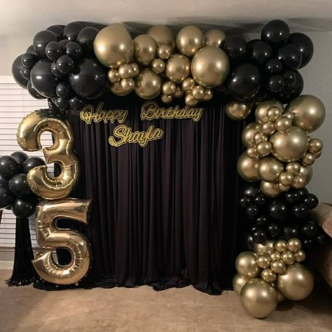 Birthday balloons Black And Gold Simple Party Decorations, Backdrop Men Birthday, Gold And Black Birthday Decorations Men, 60th Birthday Gold And Black, Birthday Decoration Ideas 60th, 18th Bday Backdrop Ideas, Black Gold 60th Birthday Ideas, Birthday Decoration Ideas Black And Gold, Black And Gold Backdrop Ideas Birthday