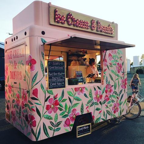 Friday night love happening right here 🍦💖🌸 #flowerpower🌸 #icecreamanddonuts . . . . . . . . . . #icecream #communityoflove… | Instagram Food Truck Lights, Girly Food Truck, Boho Food Truck, Bakery Trailer Food Truck, Ice Cream Trailer Ideas, Bakery Food Truck Ideas, Taco Truck Ideas, Food Truck Ideas Design Trailers, Pink Food Truck