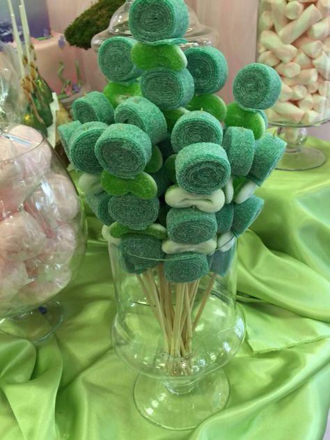 Tinkerbell Candy Table Tinkerbell Cakepops, Fairy Dessert Table, Tinkerbell Nursery, Tinkerbell Party Theme, Princess Tiana Birthday Party, Tiana Birthday Party, Princess Sweet 16, Frog Baby Showers, Tinkerbell Cake