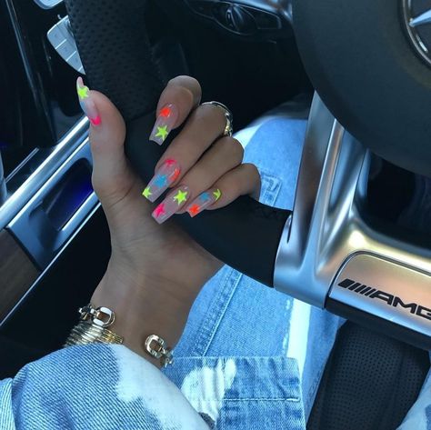 Ongles Kylie Jenner, Celebrity Nails Trends, Coachella Nails, Summer Nails Neon, Acrylics Nails, Kylie Nails, Kylie Jenner Nails, Gel French Manicure, Nagellack Trends