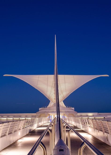 Milwaukee Art Museum Milwaukee Art Museum, Milwaukee Art, Wind Turbine, Milwaukee, Art Museum, Opera House, Sydney Opera House, Building, Travel