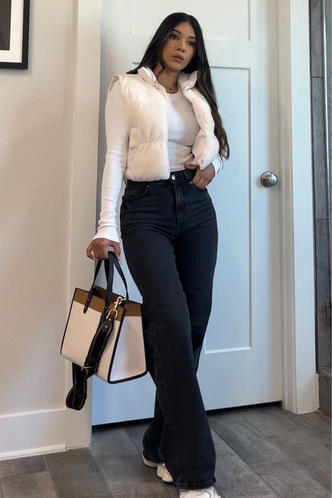 Semi Casual Outfit Women, Outfits Con Jeans, Winter Fashion Outfits Casual, Stylish Work Attire, Cold Outfits, Effortlessly Chic Outfits, Classy Casual Outfits, Stylish Work Outfits, Causual Outfits