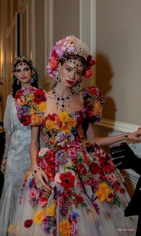 Midsommar Flower Dress, Midsommar Fashion, Midsommar Party Outfit, Botanical Fashion, Saying No, Runway Dresses, Fairytale Dress, Tie Styles, Floral Fashion