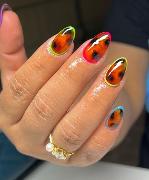 Tier 2 Nail Art, Colorful Tortoise Shell Nails, Summer Tortoise Shell Nails, Tortoise And Neon Nails, Border Nail Designs, Tortoise Shell And Neon Nails, Tortoise Shell Nails With Neon, Neon Tortoise Shell Nails, Tortoise Shell Nail Designs