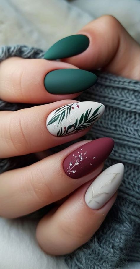 Nail Designs Christmas Winter, Throne Of Glass Nails, Winter Nail Ideas Blue, Easy Winter Nail Designs, Christmas Nails 2024, Winter Season Nails, Winter Nails 2024, Red Xmas Nails, Acotar Nails