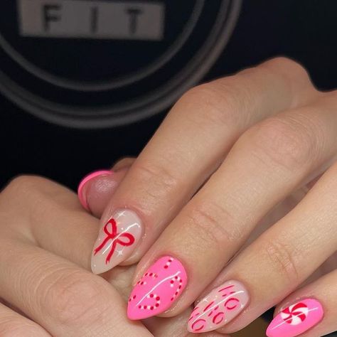 Utah Nail Artist on Instagram: "PINK Christmas🩷❤️ #christmasnails #christmasnails🎄 #nailsnailsnails #nailinspo #pinknails #utahnails #utahnailtech" Nice Christmas Nails, Christmas Nails Ribbon, Christmas Luminary Nails, Pink Christmas Nails Gingerbread, Christmas Bow Nails Design, Christmas Bow Nail Designs, Girly Christmas Nails Pink, Christmas Nails Bow Design, Nail Inspo Acrylic Designs