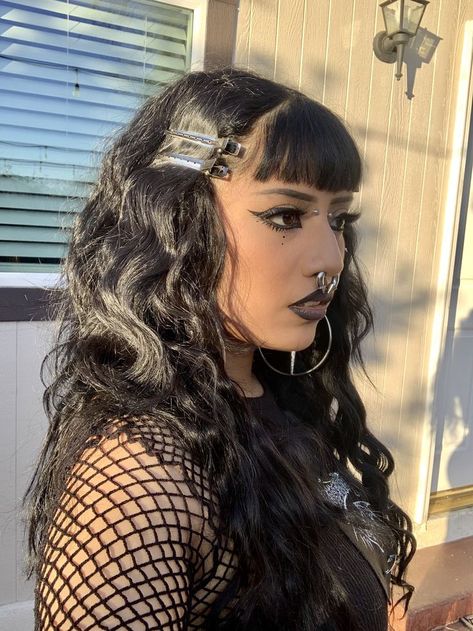 Stretched Septum, Cute Eye Makeup, Alt Makeup, Halloween 3, Halloween Makeup Inspiration, Goth Women, Edgy Makeup, Cute Makeup Looks, Mexican Girl