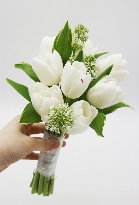 Tulip Bridal Bouquet, Small Bouquet Of Flowers, Small Bridal Bouquets, Small Wedding Bouquets, Simple Wedding Bouquets, Tulip Wedding, Simple Wedding Flowers, Bridal Bouquet Fall, To Have And To Hold