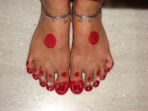 Beauty of Indian feet.. | Flickr - Photo Sharing! Feet Drawing, Married Women, Indian Woman, Indian Man, North India, Foot Jewelry, Married Woman, Red T, Woman Colour