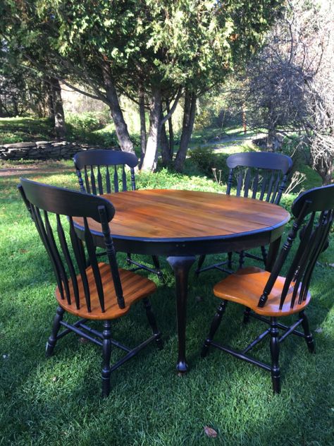 Paint Dining Chairs Black, Refurbished Kitchen Tables, Dining Room Furniture Makeover, Refurbished Table, Painted Kitchen Tables, Table Redo, Dining Table Makeover, Red Dining Room, Bohemian Dining Room