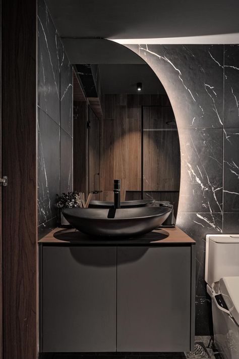 Hdb Modern Luxury, Hdb Bathroom Design, Hdb Toilet Design Singapore, Singapore Bathroom Design, Master Toilet, Hdb Bathroom, Singapore Interior Design, Singapore Interior, Curved Mirror