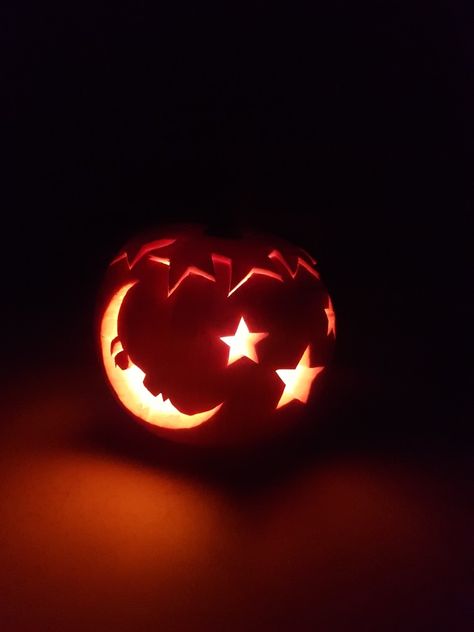 Hippy Carved Pumpkins, Moon Phases Pumpkin Carving, Constellation Pumpkin Carving Ideas, Pumpkin Carving Moon And Stars, Sun And Moon Pumpkin Carving, Planet Pumpkin Carving, Boho Pumpkin Carving, Sun Pumpkin Carving, Moon And Stars Pumpkin Carving