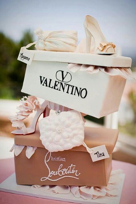 Perfect for A Fashionista Bride-to-Be! Christian Louboutin & Valentino Cake Sugar Sculpture, Cake Shoes, Shoe Box Cake, Whimsical Cakes, Shoes Cake, Torte Creative, Shoe Cakes, Fashion Cake, Sugar Shoes