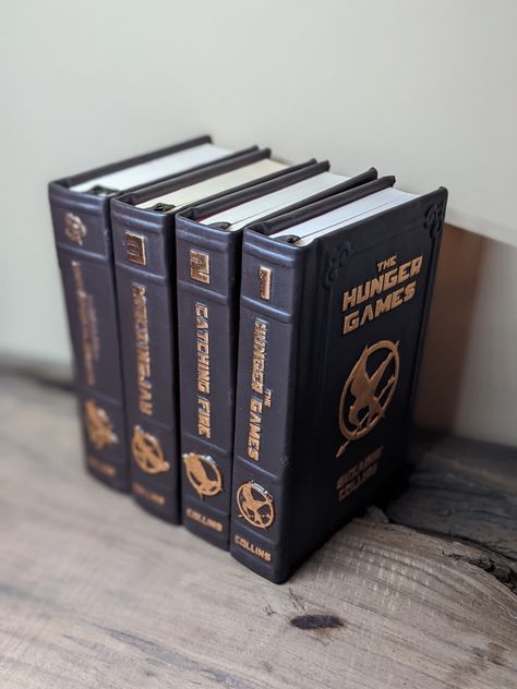 Hunger Games Book Cover, Rebound Books, Catching Fire Book, Mockingjay Book, Hunger Games Book, The Hunger Games Books, Tribute Von Panem, The Hunger Games Book, Epic Fantasy Books