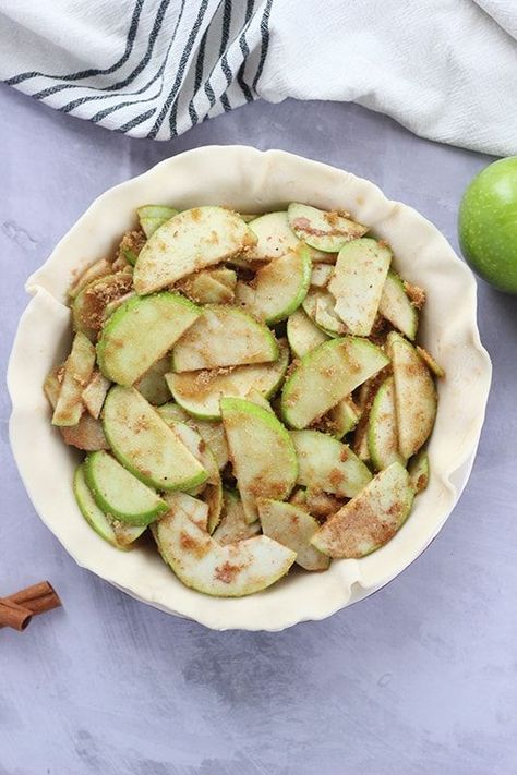 Green Apple Pie Recipe, Simple Apple Pie Recipe, Easy Homemade Apple Pie, Green Apple Pie, Green Apple Recipes, Simple Apple Pie, Homemade Apple Pie Recipe, Apple Pecan Pie, Apple Pie Recipe Homemade