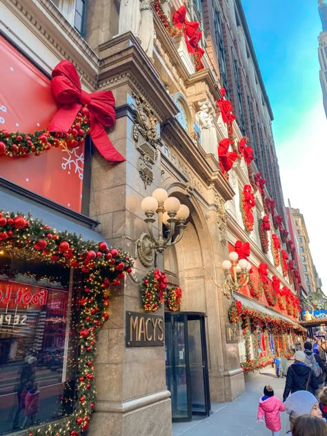 New Your Christmas Aesthetic, Macys New York, Nyc Christmas Aesthetic, Nyc Xmas, New York Noel, Nyc Dream, Christmas Nyc, New York City Christmas, Christmas In New York