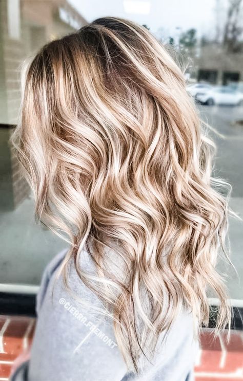 The Best Tousled Beach Hair - DIY Darlin' Best Hair Wand, Wavy Beach Hair, Hair Wand, Long Hair Waves, Beach Curls, Wand Hairstyles, Tousled Hair, Beach Wave Hair, Beach Hairstyles For Long Hair