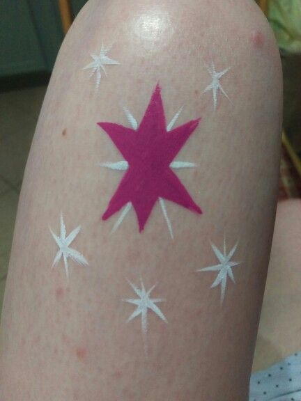 Twilight Sparkle cutie mark by Bassh face painting Twilight Sparkle Face Paint, Cutie Mark Tattoo, Twilight Sparkle Cutie Mark, Mark Tattoo, Cutie Mark, Halloween 2015, Play Dress, Twilight Sparkle, Playing Dress Up