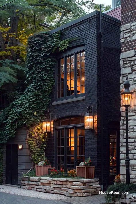 16 Old Belgian Brick Homes That Look Cute (image series) Old Chicago Brick, Brick Victorian Homes, Brick Townhouse, Brownstone Homes, Brick Homes, Cute Image, Grey Brick, Black Brick, Brick Road