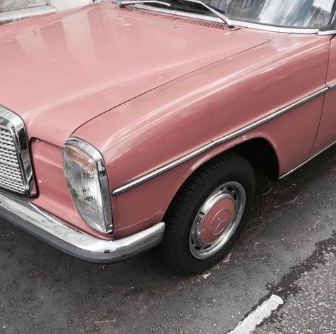 Classic Mercedes Benz 230.4 #OPinspiration Dirty Pink Aesthetic, Classic Benz, Pink Wheels, Car Wheels Diy, Aston Martin Cars, Car Wheels Rims, Old Pink, Foose, Cars Vintage