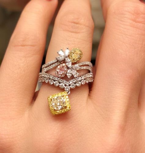 Cocktail Ring Designs, Coloured Diamonds, Expensive Jewelry Luxury, Handmade Gold Jewellery, Classic Wedding Rings, Diamond Jewelry Designs, Jewelry Fashion Trends, Classy Jewelry, Expensive Jewelry