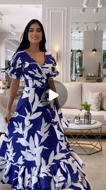 6,299 likes, 431 comments - oriana_rivas_ el January 1, 2023: "VENTAS AL POR MAYOR Y AL DETAL. Estamos en Ibagué, Bogotá y Neiva en Colombia, hacemos envíos ..." Wrapped Gown Styles, Boubou Styles For Women, Rok Outfit, Maxi Dress Winter, Dress Ootd, Frock Fashion, Women Dresses Classy, Evening Gowns Elegant, Classy Dress Outfits