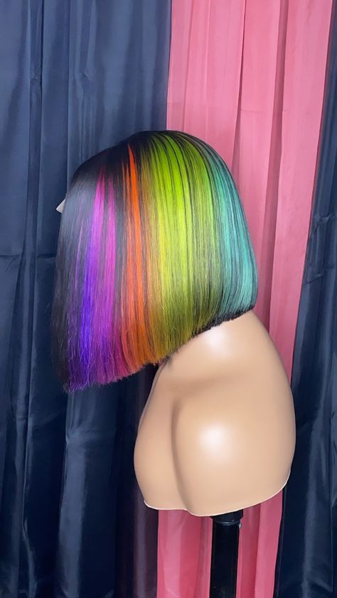 Colorful bob Black Bob With Colored Highlights, Colorful Bobs For Black Women, Colorful Bob, Colored Bob, Middle Part Bob, Colored Bobs, Color Bob, Quick Weave Bob, Colourful Hair