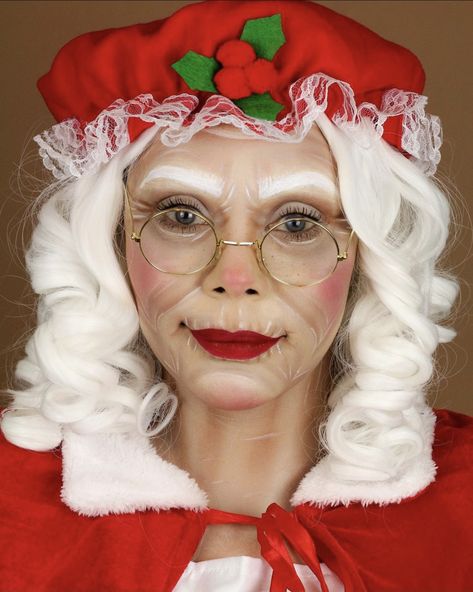 Family Photos Makeup, Mrs Claus Coloring Pages, Mrs Claus Makeup, Prison Makeup, Nick Jr Coloring Pages, Drag Ideas, Xmas Makeup, Look Halloween, Christmas Face Painting