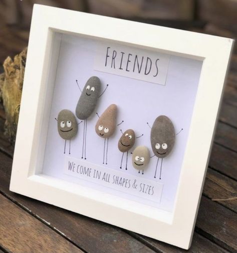 Framed Pebble Art Ideas, Rock Pictures Diy Pebble Art, Pebble Art Ideas Diy, Pebble Projects, Box Frame Ideas, Rock Pic, Pebble Art Friends, Friends Pebble Art, Pebble Art Pictures