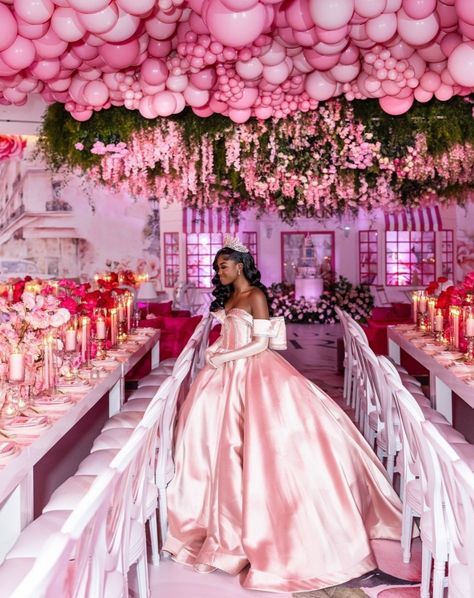 Puffy Dresses Sweet 16, Birthday Outfit Pink Dress, Sweet 17 Birthday Ideas Dress, Pink Sweet 16 Decorations Ideas, Birthday Dresses Sweet 16, Sweet 16 Dresses Pink, 16 Year Birthday, Extravagant Birthday Party, 15th Birthday Dresses