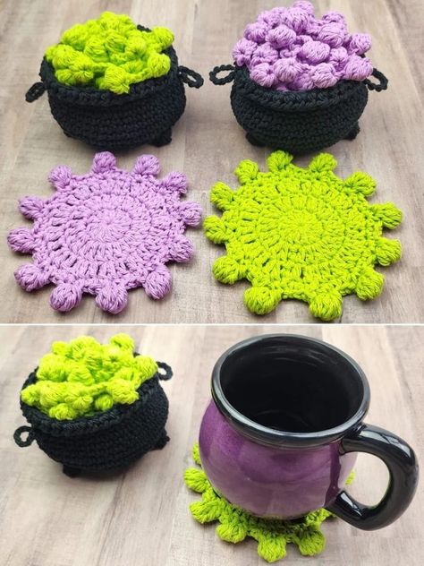 Crochet Cauldron, Crochet Pour Halloween, Crocheted Coasters, Crochet Coasters Free Pattern, Fall Crochet Patterns, Crochet Mignon, Confection Au Crochet, Crochet Coaster Pattern, Halloween Crochet Patterns